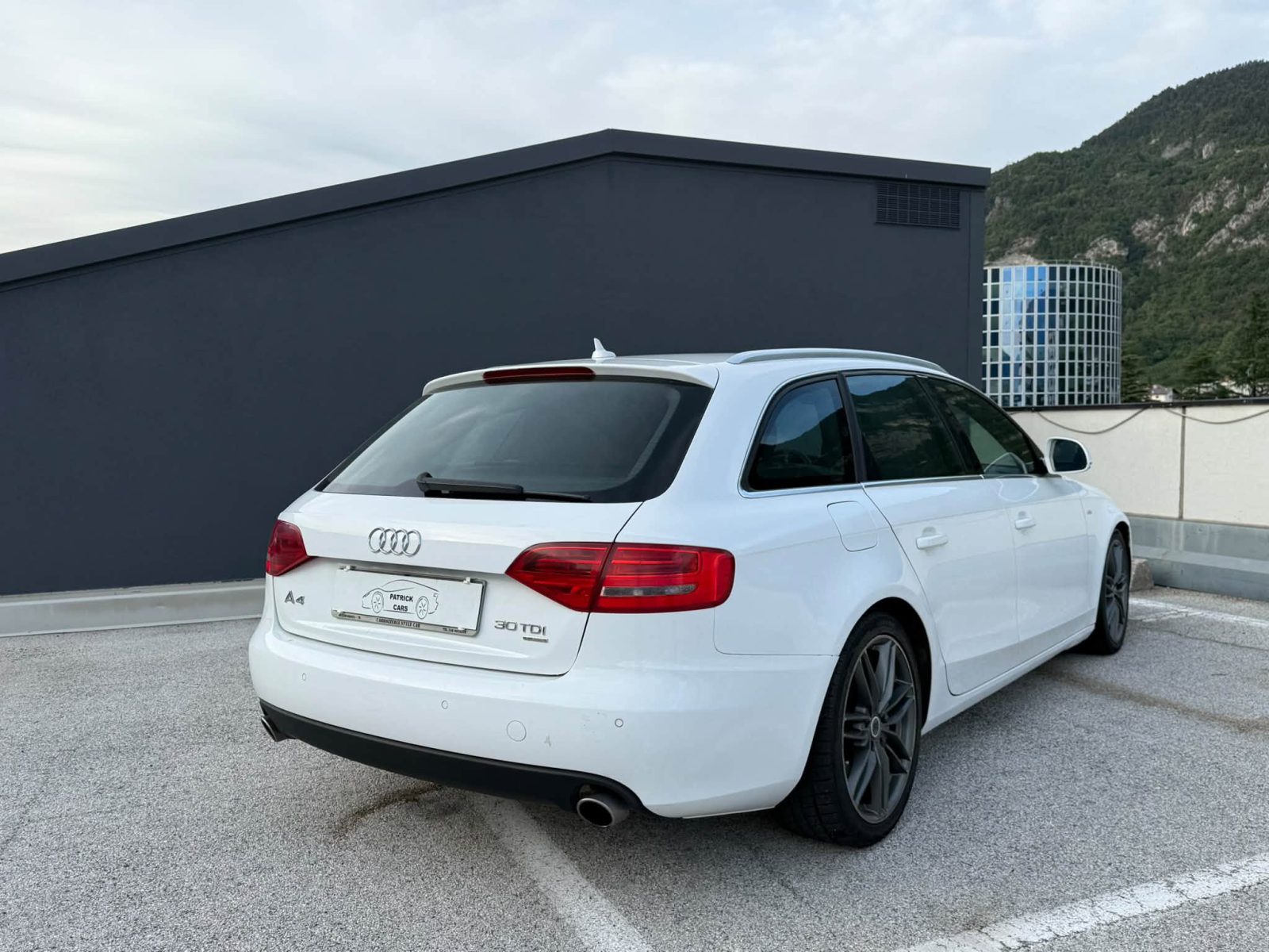 AUDI A4 S-line QUATTRO (4x4) 